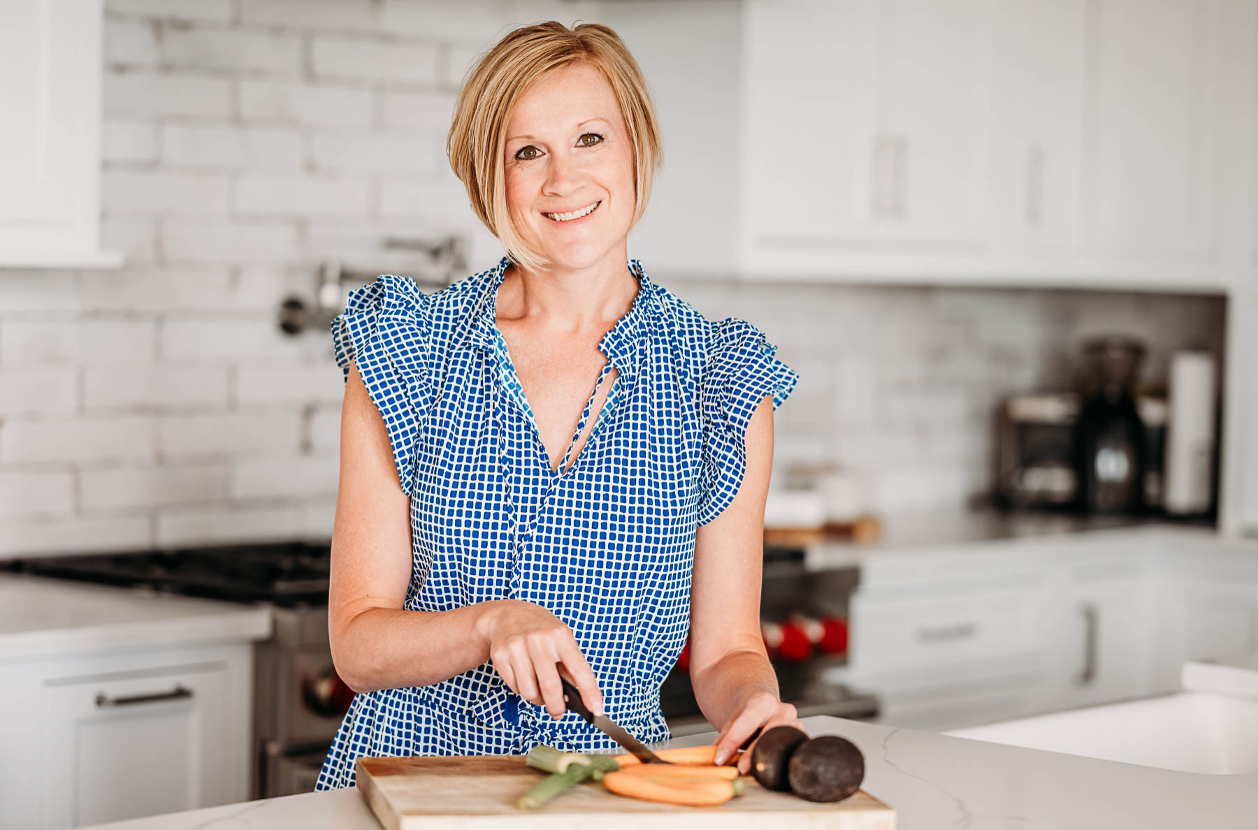 North Virginia dietician and nutritionist at work. Brand photography by Jenny Sessoms.